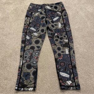 CVG Constantly Varied Gear Leggings Womens Large Skull Flower Cross Pocket